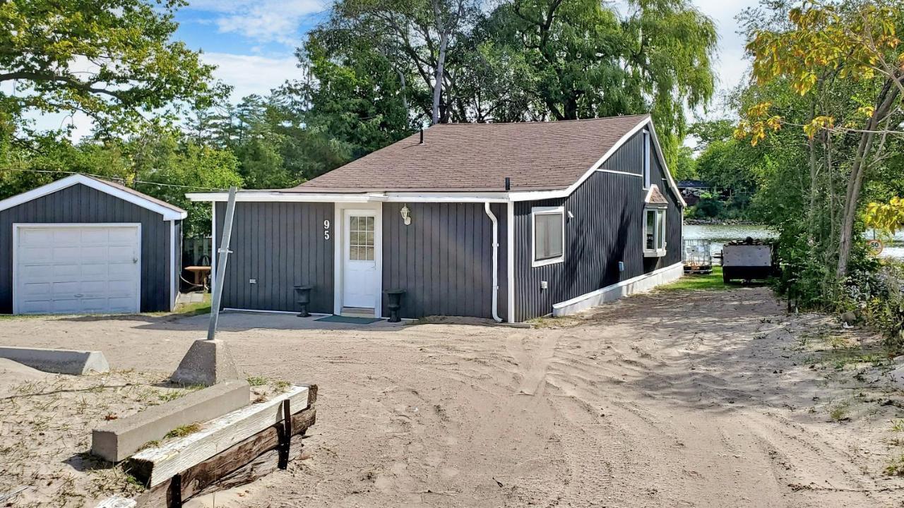Main Beach River Retreat - Wasaga Beach 1 - Main Strip - 95 Mosley St Zewnętrze zdjęcie