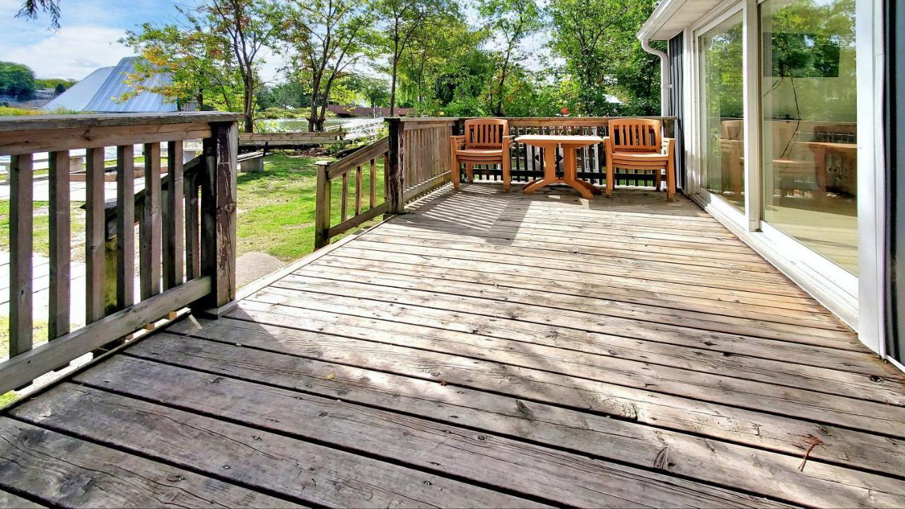 Main Beach River Retreat - Wasaga Beach 1 - Main Strip - 95 Mosley St Zewnętrze zdjęcie