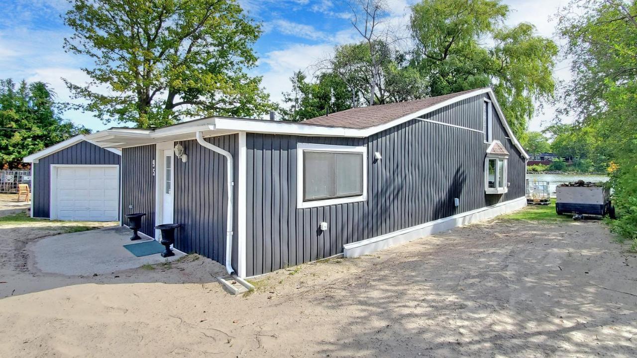 Main Beach River Retreat - Wasaga Beach 1 - Main Strip - 95 Mosley St Zewnętrze zdjęcie
